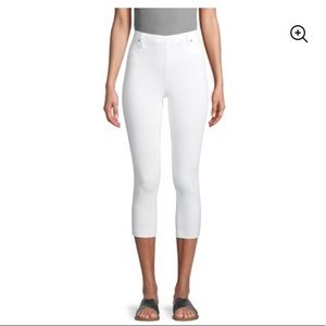 Woman’s Capri Jegging